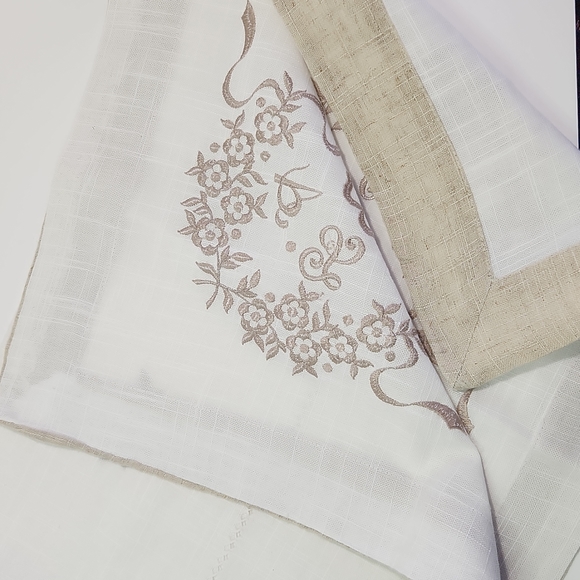 Tablecloth LA LINEN SERIES 36x36 in. Square NEW - Picture 6 of 7